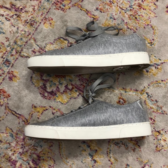 Gray w/ metallic accent 1.State sneakers size 8 - Picture 5 of 5
